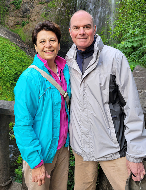 Barlow,_Cassie_and_Timothy_in_Alaska-GN.jpg