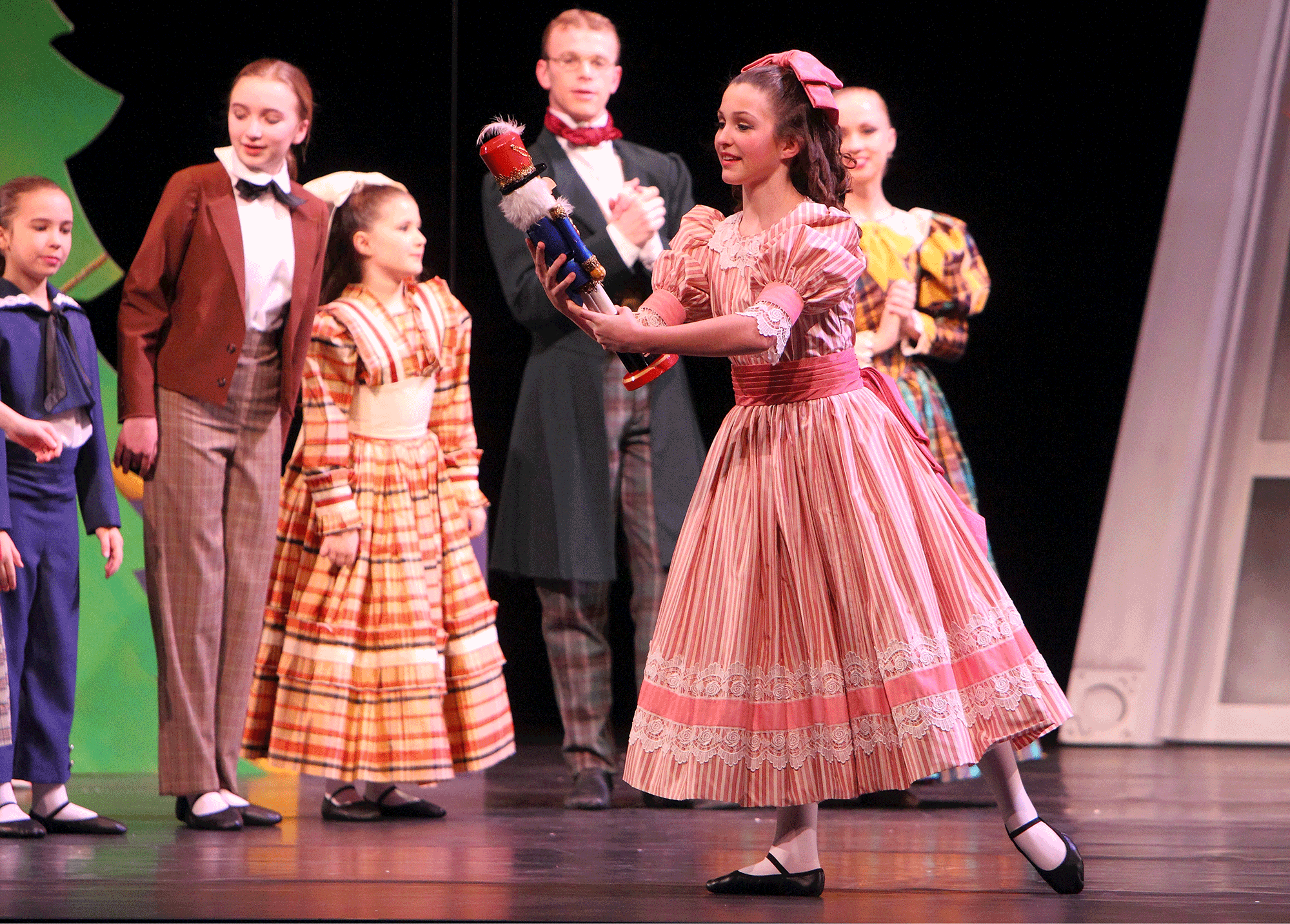 Dayton-Ballet-The-Nutcracker-web.png