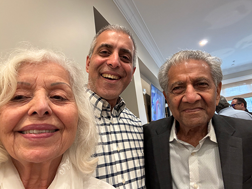 Nanda,_Arvin_with_parents_Connie_and_Dave-GN.jpg